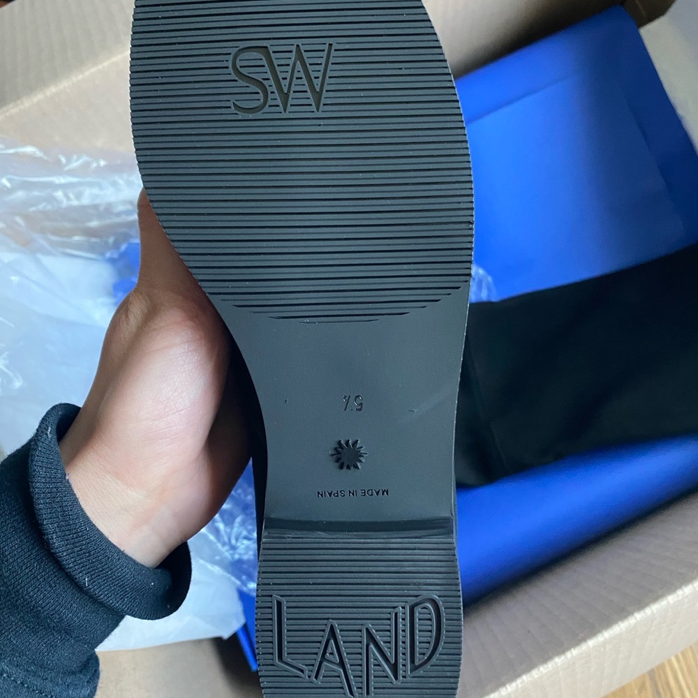 NWT new never worn Stuart Weitzman lowland size 5.5